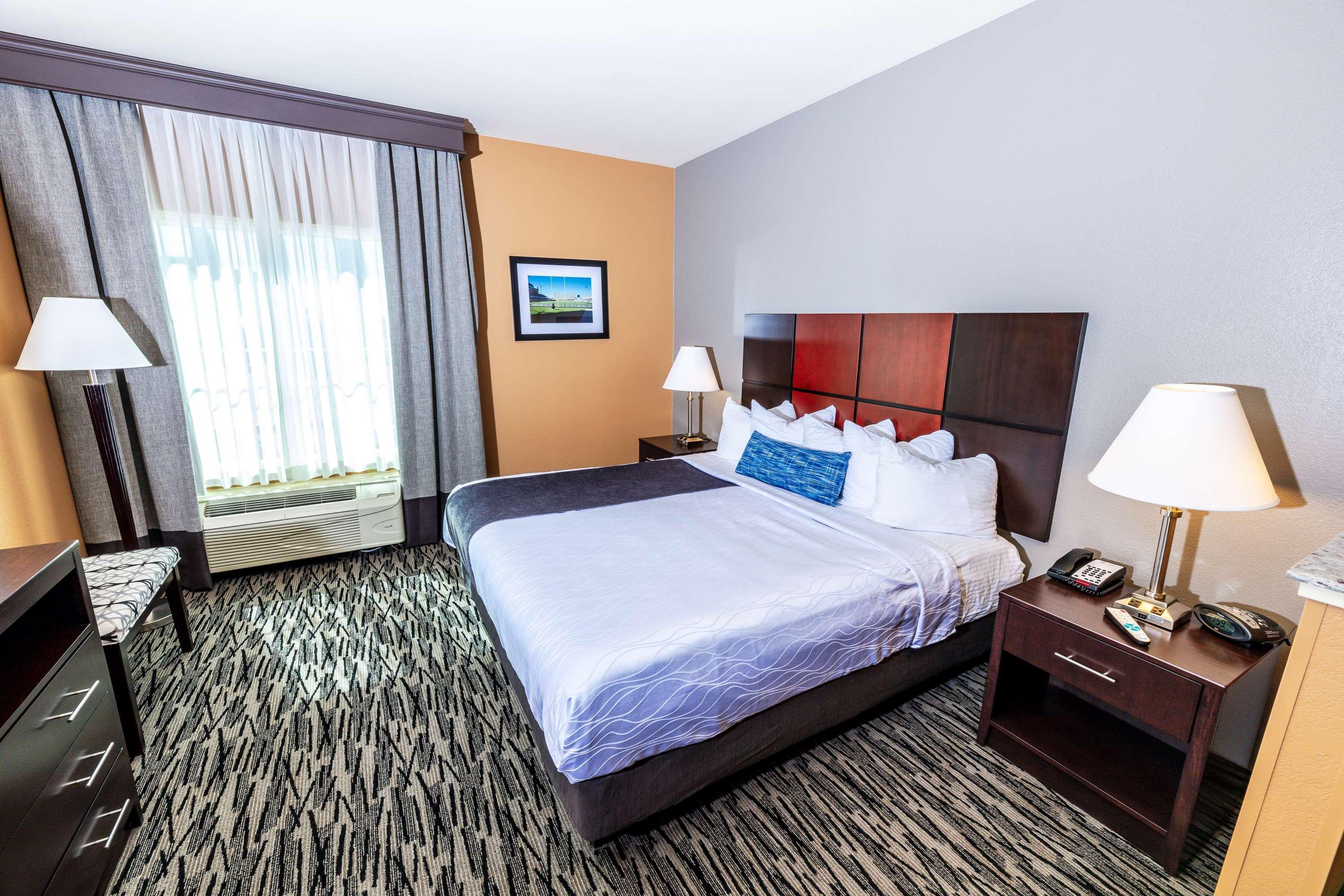 Best Western Plus Denton Inn & Suites Exterior foto