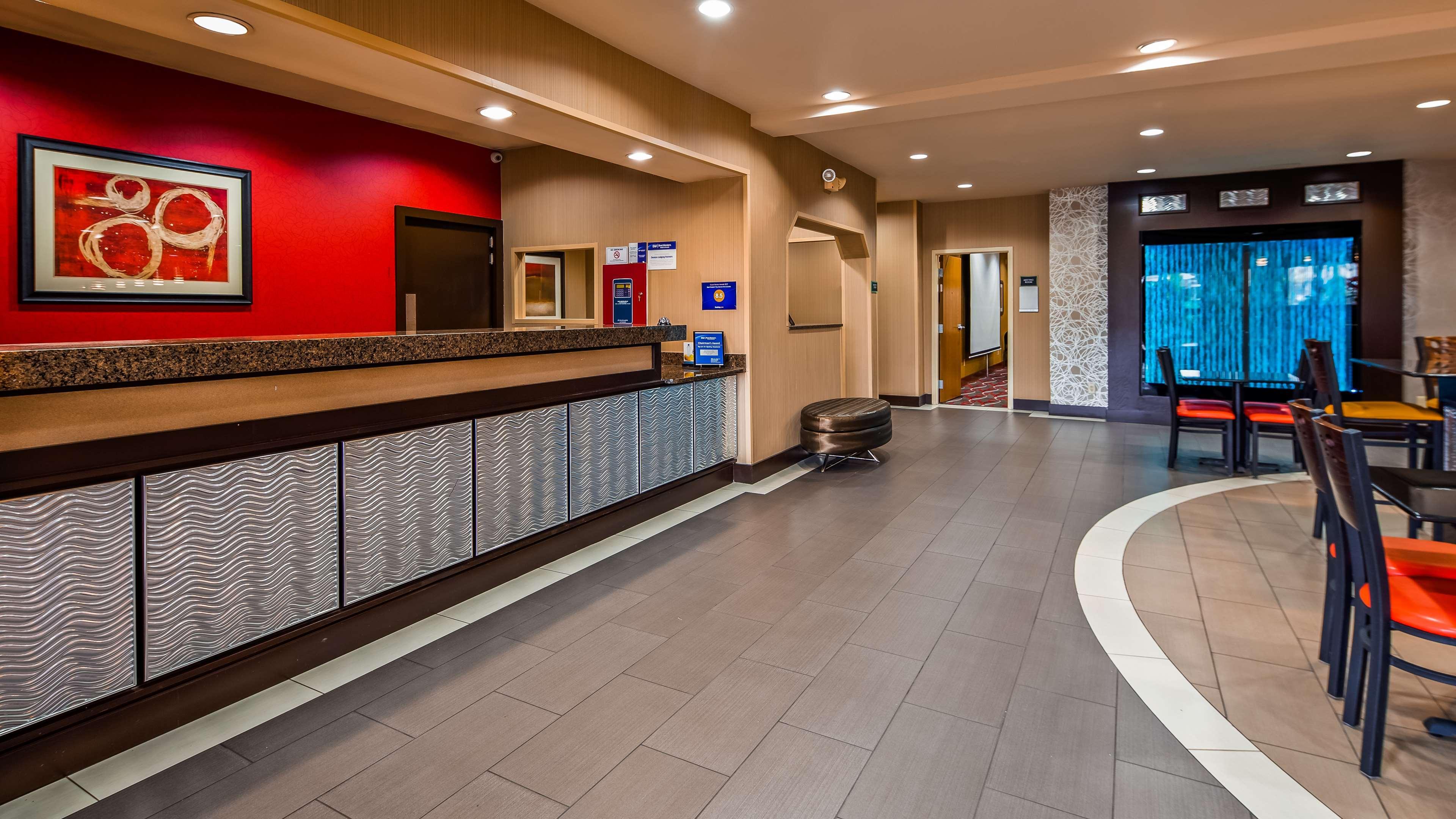 Best Western Plus Denton Inn & Suites Exterior foto