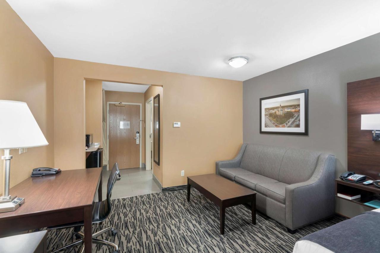 Best Western Plus Denton Inn & Suites Exterior foto